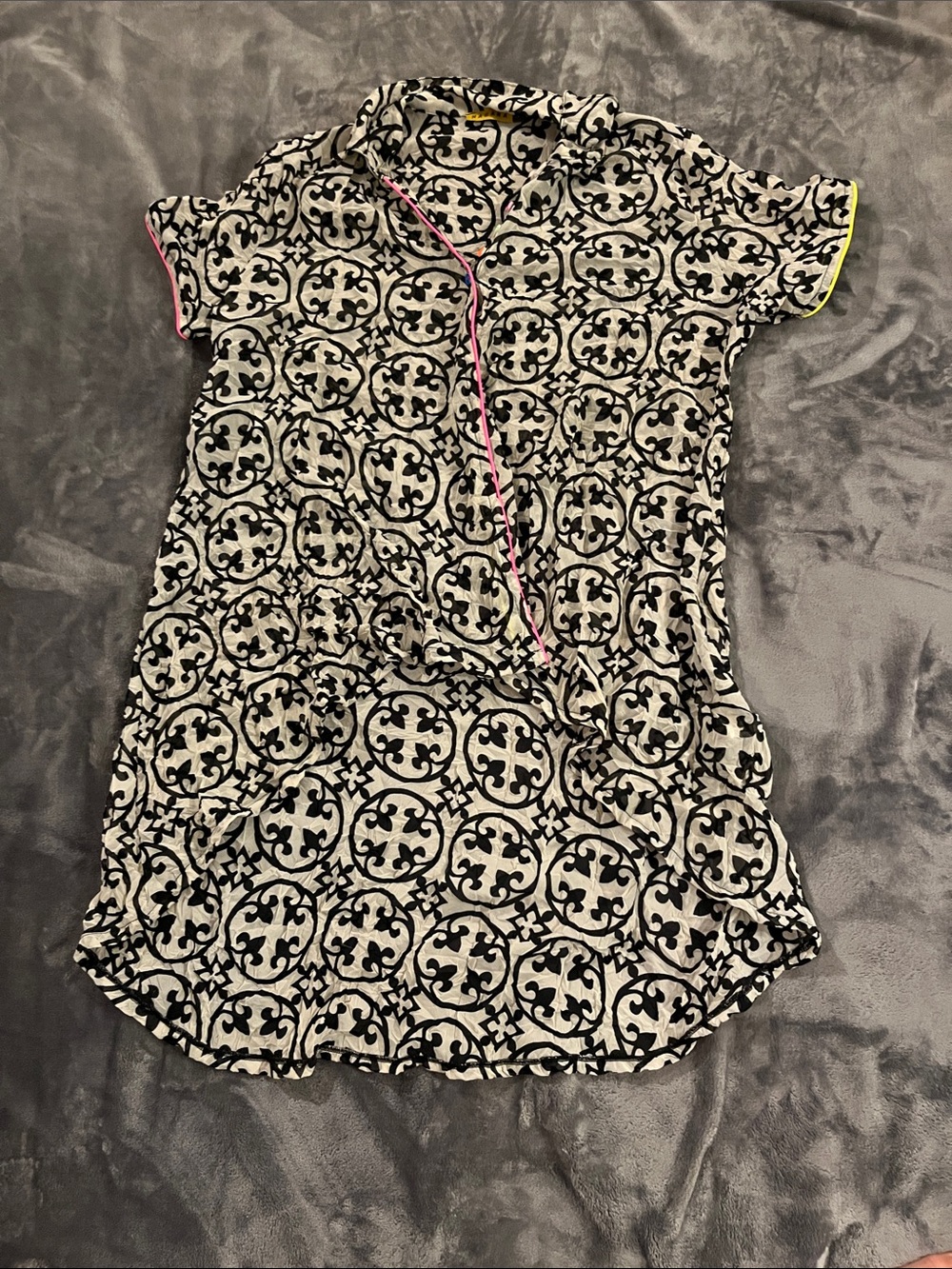 Woven Black & White Printed Short Sleeve Blouse with Pink Trim